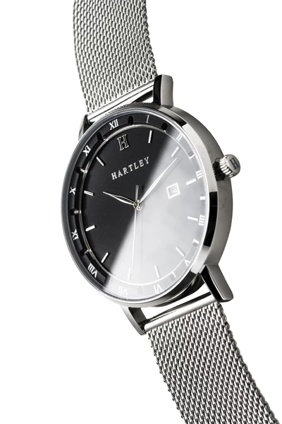 Voyager 2025 monochrome mesh